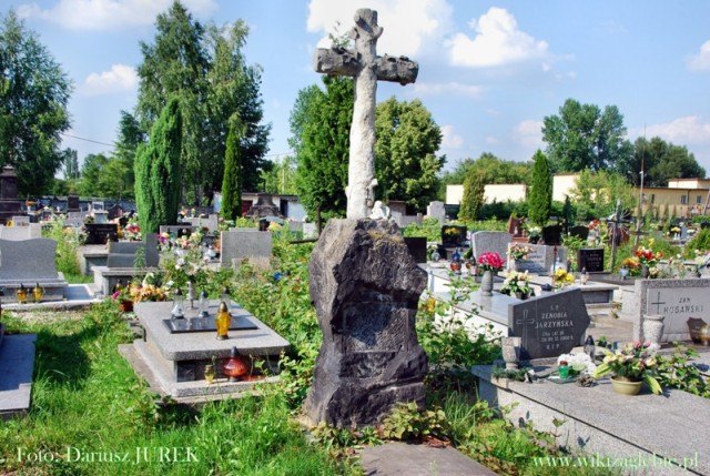 Plik:Dąbrowa Górnicza Cmentarz katolicki ul. Starocmentarna 013.JPG