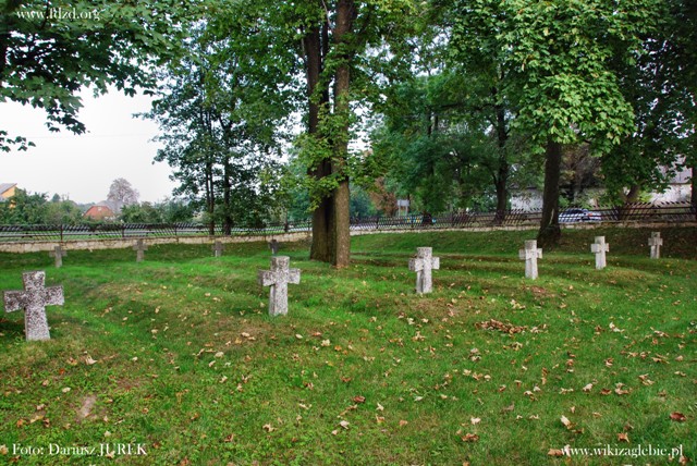 Plik:Pilica-Biskupice cmentarz wojenny 07.JPG