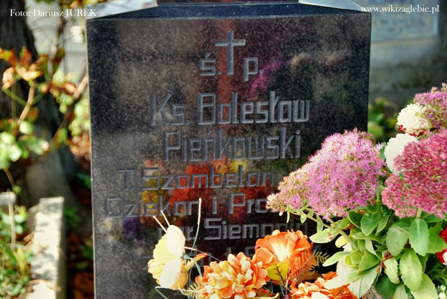 Plik:Siemonia cmentarz katolicki 007 Bolesław Pieńkowski.JPG