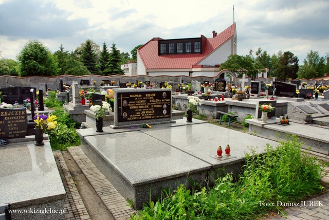 Plik:Sosnowiec Milowice cmentarz katolicki 009 Eugeniusz Kubasik.JPG