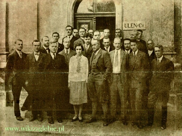 Plik:Sosnowiec 1927 budowa kanalizacj Pracownicy biura i dyrekcja firmy Ulen & Campany.JPG