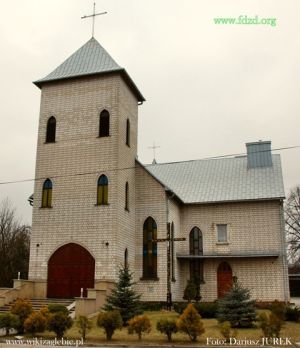 Rokitno Szlacheckie Kościół parafialny p.w. Miłosierdzia Bożego 001.JPG