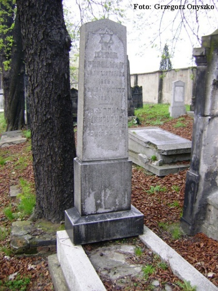 Plik:Sosnowiec (Pogon). Cmentarz żydowski. Grób Izydora Pelermana.JPG