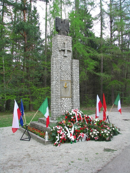 Plik:Pomnik pod Krzykawką.JPG