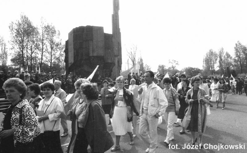 Plik:Sosnowiec 1 maja1988-0027.jpg