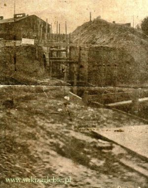 Sosnowiec 1927 budowa kanalizacj ujscie burzowca do Czarnej Przemszy.JPG