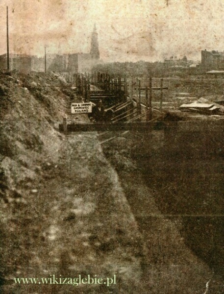 Plik:Sosnowiec 1927 budowa kanalizacj hałdy Towarzystwa Sosnowieckiego.JPG