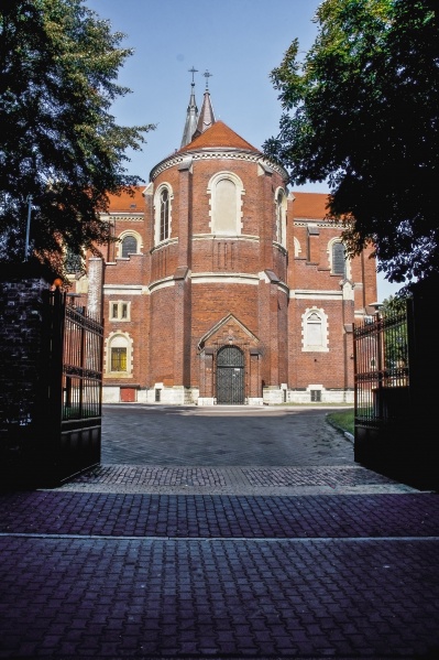 Plik:Bazylika Katedralna w Sosnowcu - od strony ulicy .jpg