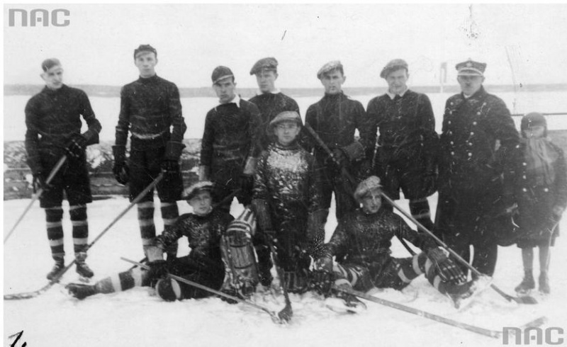 Plik:03 Drużyna hokejowa klubu sportowego Unia Sosnowiec 1935.JPG