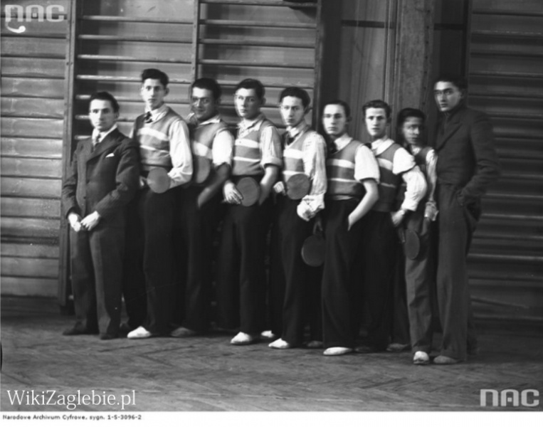 Plik:Hakoah Będzin sekcja tenisa stołowego 1934 Kraków.jpg