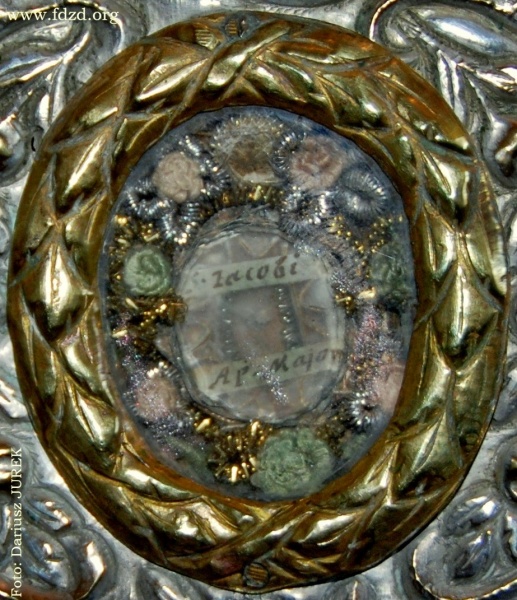 Plik:Relikwiarz z relikwiami św. Jakuba Apostoła 2 Sączów.JPG