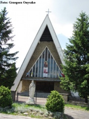 Dobraków, gmina Pilica. Zdjęcie budynku nowego kościoła w Dobrakowie