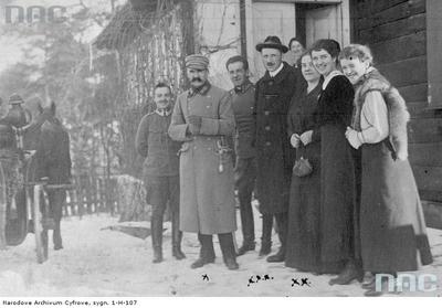 Plik:Józef Piłsudski w Olkuszu 1916.jpg