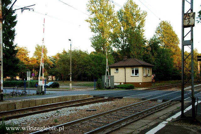 Plik:Żarki Letnisko 002 Przystanek kolejowy.JPG