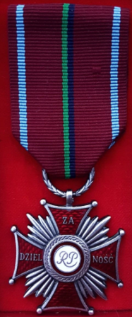 Krzyż Zasługi za Dzielność III RP.png