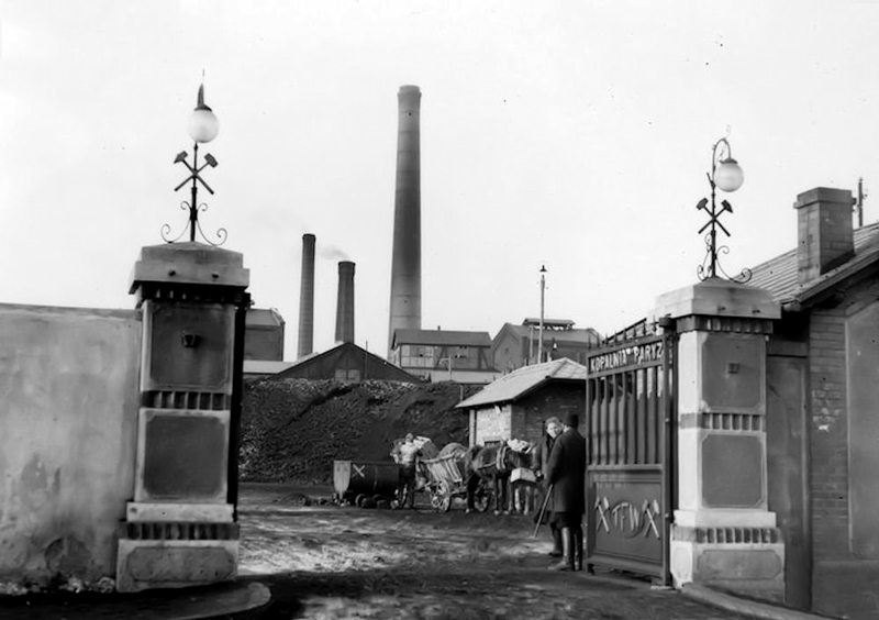 Plik:Dąbrowa-Górnicza-Kopalnia-Paryż-1930.jpg