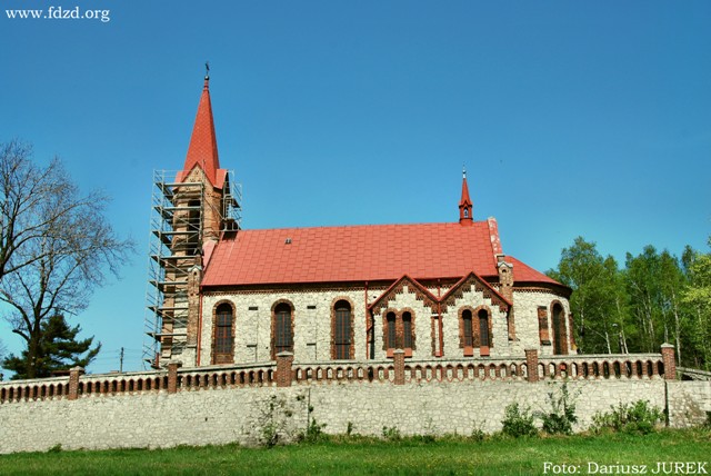 Plik:Kościół Najświętszej Maryi Panny Częstochowskiej w Dąbrowie Górniczej-Łęce 01.JPG