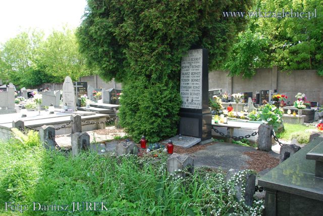 Plik:Zawiercie Cmentarz ewangelicko-augsburski 04.JPG