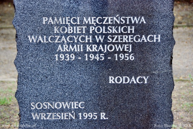 Plik:Sosnowiec Miejsce Pamięci 042 Pomnik Kobietom Walczącym w Szeregach Armii Krajowej 02.JPG