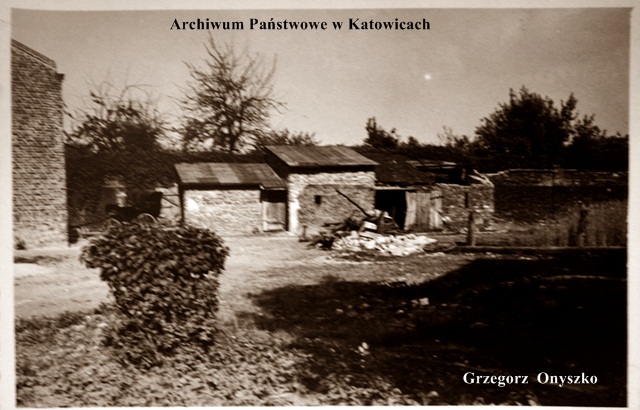 Plik:Dabrowa Gornicza - Golonog. 1941 r. Zdjecie dawnej zabudowy. Grzegorz Onyszko. 02.JPG
