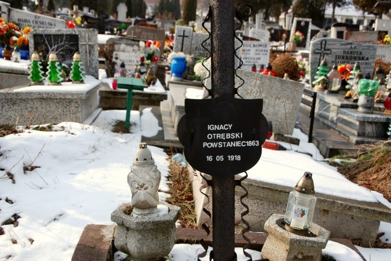 Plik:Będzin cmentarz katolicki ul. Małobądzka Cmentarz parafii św. Tomasza w Sosnowcu Ignacy Otrębski 03.JPG