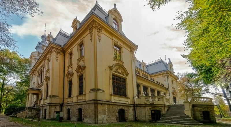 Plik:Budynek dawnego Pałacu Schoena w Sosnowcu Środuli-2.jpg