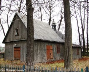 Dobraków. Stary kościół drewniany z XIX wieku.JPG