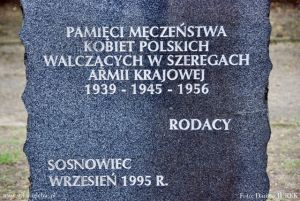 Sosnowiec Miejsce Pamięci 042 Pomnik Kobietom Walczącym w Szeregach Armii Krajowej 02.JPG